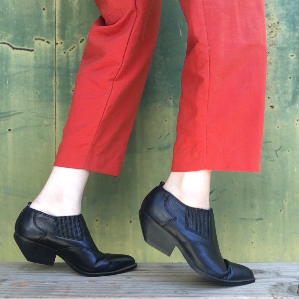 80’s *Zodiac* Pointed Toe Leather Ankle Booties~